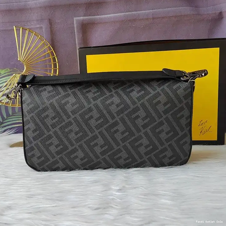 Cheap Fabric Black Bag Baguette In Medium FF Motif Fendi 0622